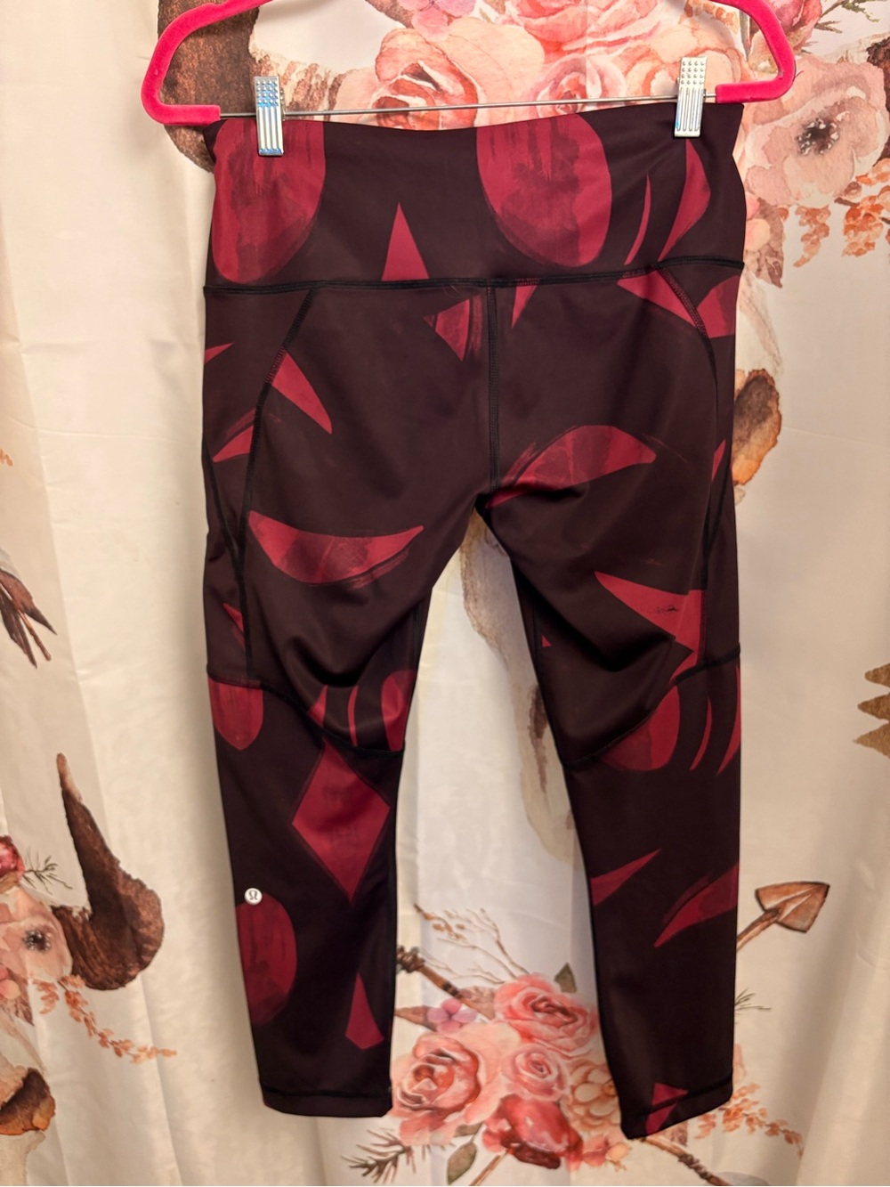 Size 8 lululemon Abstract Print Cropped Leggings - Picture 4 of 6